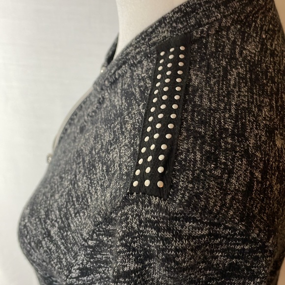 Onque Casual Black/Grey Tweed Knit Sweater Size Small - Picture 7 of 10